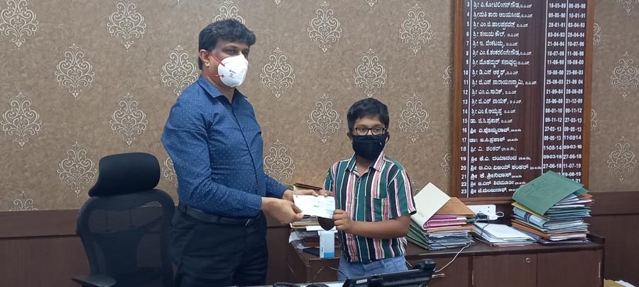 ಹುಂಡಿಯಲ್ಲಿ ಕೂಡಿಟ್ಟ ಹಣವನ್ನು ಸಿಎಂ ಪರಿಹಾರ ನಿಧಿಗೆ ನೀಡಿದ ಬಾಲಕ