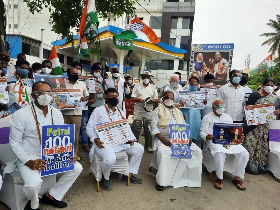 ಇದೊಂದು ಪಿಕ್ ಪಾಕೇಟ್ ಸರ್ಕಾರ, ತೆರಿಗೆ ಏರಿಸಿ ತಿಗಣೆಗಳಂತೆ ಜನರ ರಕ್ತ ಕುಡಿಯುತ್ತಿರುವ ಬಿಜೆಪಿ – ಕೇಂದ್ರದ ಮೇಲೆ ಹರಿಹಾಯ್ದ ಕಾಂಗ್ರೆಸ್.