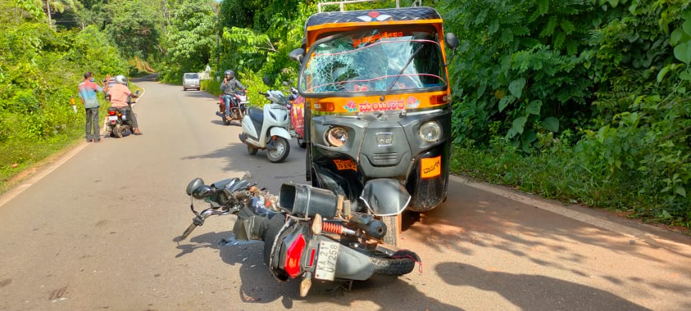 ಸುಳ್ಯ | ರಿಕ್ಷಾ ಡಿಕ್ಕಿ  – ಬೈಕ್ ಸವಾರನಿಗೆ ಗಾಯ