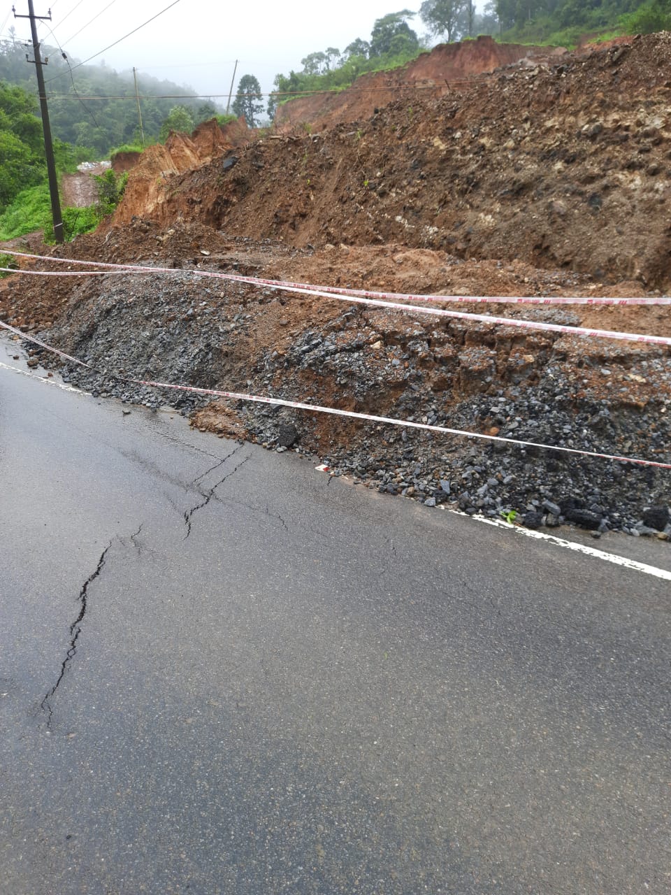 ಕೊಡಗು: ಭಾರೀ ಮಳೆ, ಹಲವಡೆ ಪ್ರವಾಹ ಭೀತಿ| ಸಂಪಾಜೆ ಘಾಟ್ ಸಂಪರ್ಕ ಕಡಿತ ಸಾಧ್ಯತೆ|