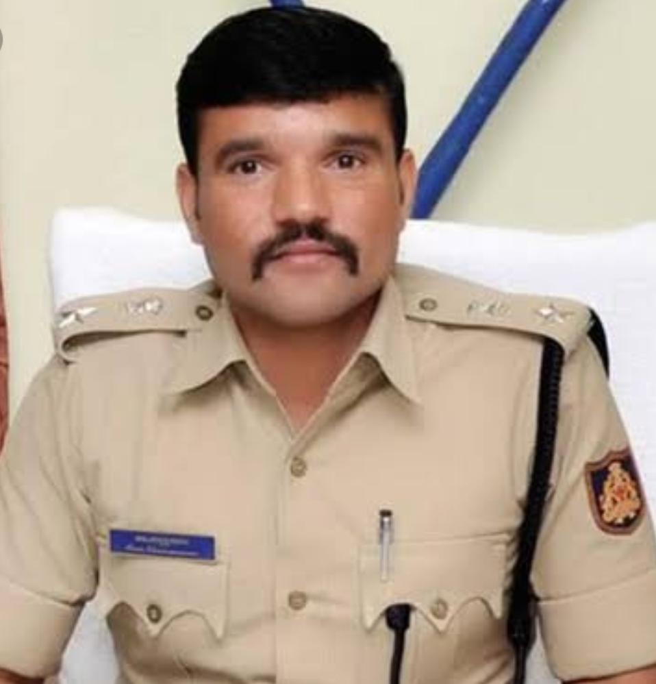 ಅಣ್ಣಾ ಮಲೈ ಹಾದಿ ಹಿಡೀತಾರಾ ರವಿ ಡಿ. ಚೆನ್ನಣ್ಣನವರ್? ಬಿಜೆಪಿ ಸೇರಲು ನಿರ್ಧಾರ ಮಾಡಿರುವ ಸೂಪರ್ ಕಾಪ್…!