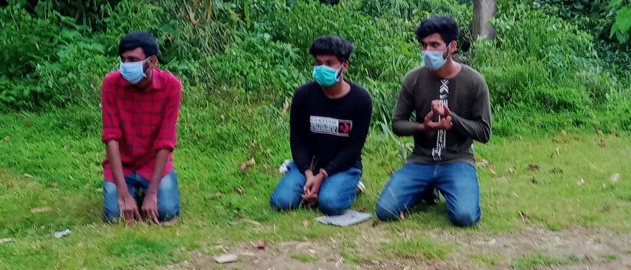 ಕಾರಿಂಜೇಶ್ವರನ ಸನ್ನಿಧಿ ಬಳಿ ಭಿನ್ನಕೋಮಿನ ಯುವಜೋಡಿಗಳ ನಂಗಾನಾಚ್| ಹಿಂಜಾವೇ ಕಾರ್ಯಕರ್ತರ ಕೈಗೆ ಸಿಕ್ಕಿಬಿದ್ದ ಹುಡುಗರಿಗೆ ಸಿಕ್ತು ಬಿಸಿಬಿಸಿ ಕಜ್ಜಾಯ| ಯಾಕ್ಹಿಂಗಾಡ್ತಾರೋ ಈ ಹುಡುಗೀರು..?