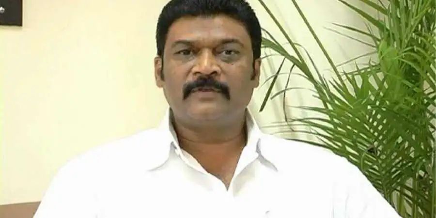 ಭುಗಿಲೇಳುತ್ತಿದೆ ಭಿನ್ನಮತ| ಬೊಮ್ಮಾಯಿ ‘ಆನಂದ’ ಕಸಿದ ಸಿಂಗ್| ಪ್ರಭಾವಿ ಖಾತೆಗಾಗಿ‌ ರಾಜೀನಾಮೆ ‌ನಾಟಕ.