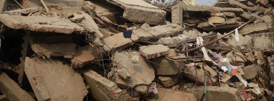 ಬೆಂಗಳೂರು| ಕಣ್ಣೆದುರಲ್ಲೇ ಕುಸಿದು ಬಿದ್ದ ಕಟ್ಟಡ