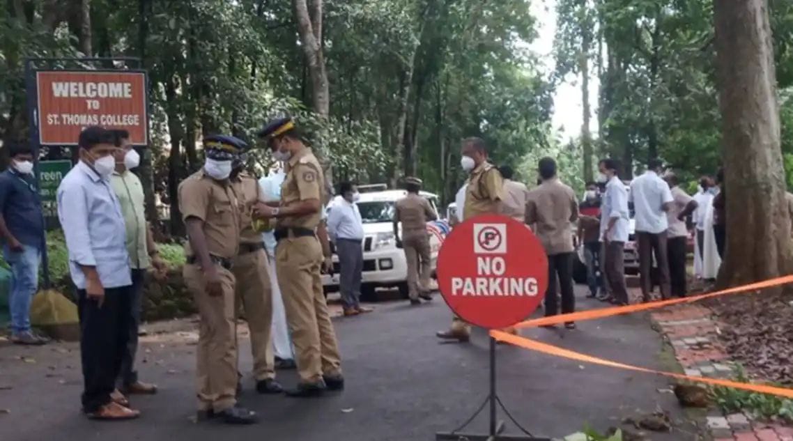 ಪ್ರೀತಿಸಲು ಒಲ್ಲೆ ಎಂದವಳ ಇರಿದು ಕೊಂದ ಪಾಗಲ್ ಪ್ರೇಮಿ|