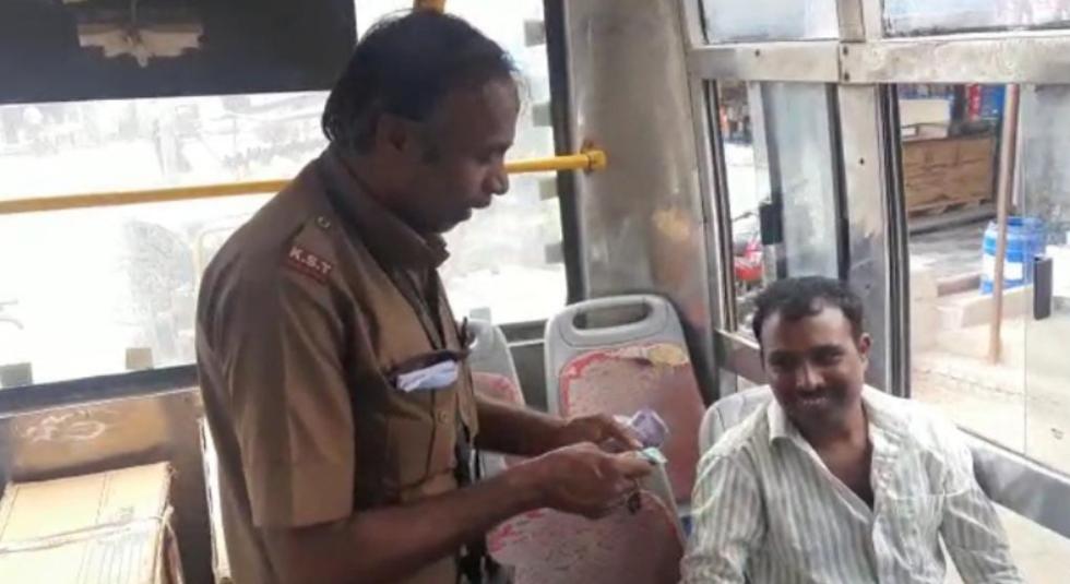 ಬಸ್ಸ್ ನಲ್ಲಿ ಮೇಕೆಮರಿಗೂ ಟಿಕೆಟ್| ಪ್ರಯಾಣದ ವೆಚ್ಚ ಭರಿಸಿದ  ಮಾಲಿಕ..!