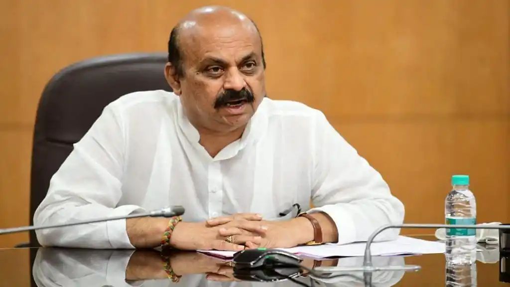 ಸಿಎಂ ಬಸವರಾಜ ಬೊಮ್ಮಾಯಿ ಪ್ರಯಾಣಿಸುತ್ತಿದ್ದ ವಿಮಾನಕ್ಕೆ ಕಾಡಿದ ಲ್ಯಾಂಡಿಂಗ್ ಸಮಸ್ಯೆ