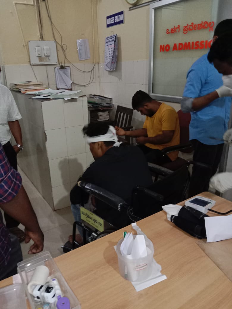 ಉಪ್ಪಿನಂಗಡಿ: ಮುಸ್ಲಿಂ ಯುವಕರ ಮೇಲೆ ತಲವಾರು ದಾಳಿ| 5 ಮಂದಿ ಆಸ್ಪತ್ರೆಗೆ| ಸಂಘ ಪರಿವಾರದ ಮೇಲೆ ಆರೋಪ|