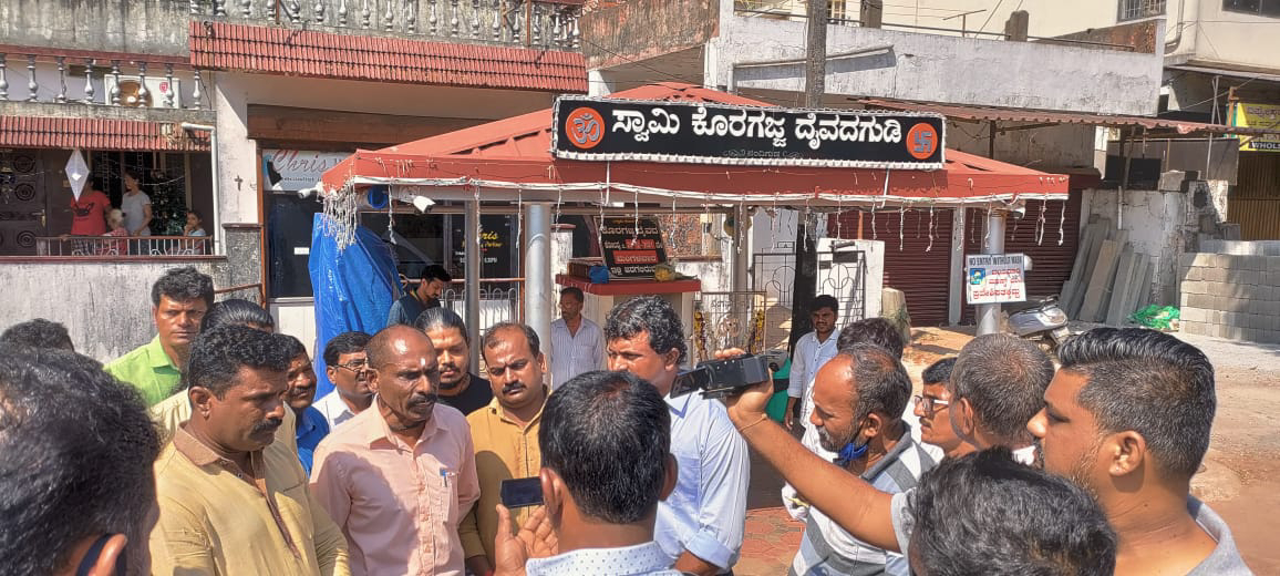 ಮಂಗಳೂರು: ಕೊರಗಜ್ಜನ ಕಾಣಿಕೆ ಹುಂಡಿಯಲ್ಲಿ ಕಾಂಡೋಮ್| ಹಿಂದೂ ಸಂಘಟನೆಗಳಿಂದ ಆಕ್ರೋಶ|