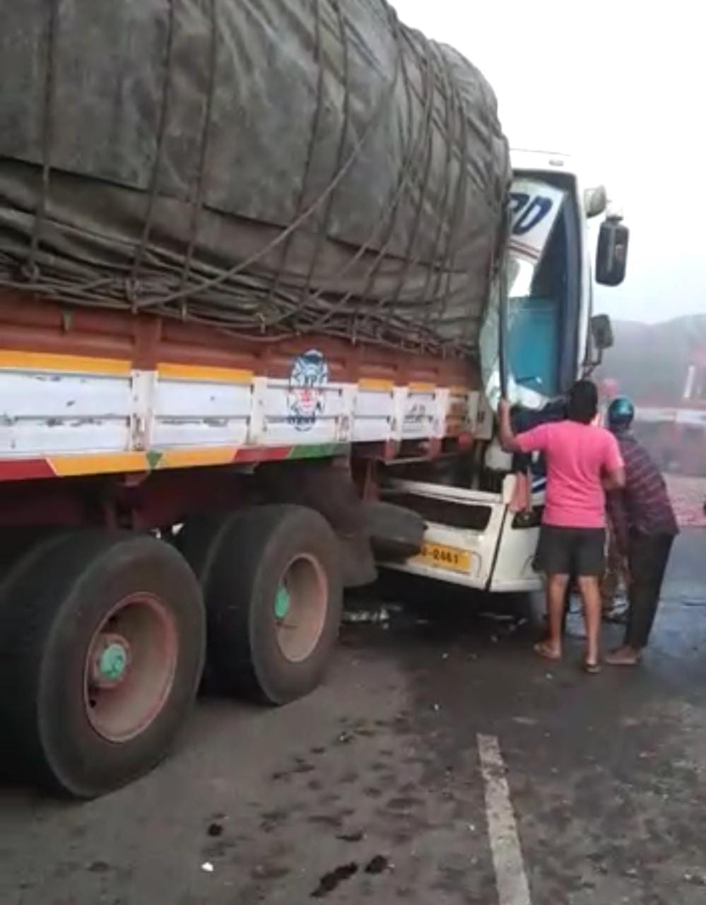 ಬೆಂಗಳೂರು: ಒಂಬತ್ತು ವಾಹನಗಳ ನಡುವೆ ಸರಣಿ ಅಪಘಾತ| ಹಲವರು ಜಖಂ|