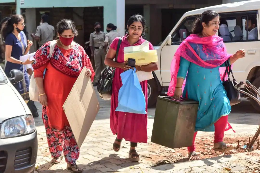 ಇಂದು ಪರಿಷತ್ ಚುನಾವಣೆ| 25 ಸ್ಥಾನಕ್ಕೆ 90 ಅಭ್ಯರ್ಥಿಗಳು ಕಣದಲ್ಲಿ| ಡಿ. 14ರಂದು ಫಲಿತಾಂಶ