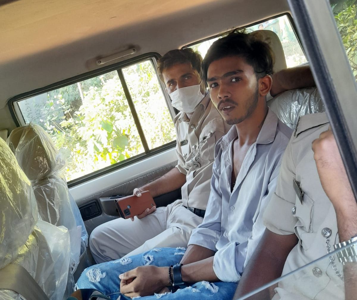 ಸುಳ್ಯ: ಅಬಕಾರಿ ಇಲಾಖೆಯ ಭರ್ಜರಿ ಬೇಟೆ| 11.5 ಕೆ.ಜಿ ಗಾಂಜಾ ಪತ್ತೆ, ಆರೋಪಿಗಳು‌ ವಶಕ್ಕೆ|