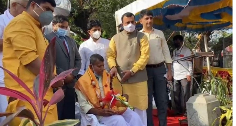 ಮಂಗಳೂರು: “ಪದ್ಮಶ್ರೀ ಮಹಾಲಿಂಗ ನಾಯ್ಕ”ರಿಗೆ ಅವಮಾನ| ಹೆಸರಿಲ್ಲದ ಸ್ಮರಣಿಕೆ ನೀಡಿ ‘ಖುಷಿ ಆಂಡಾ’ ಎಂದ ಉಸ್ತುವಾರಿ ಸಚಿವ ಸುನಿಲ್ ಕುಮಾರ್