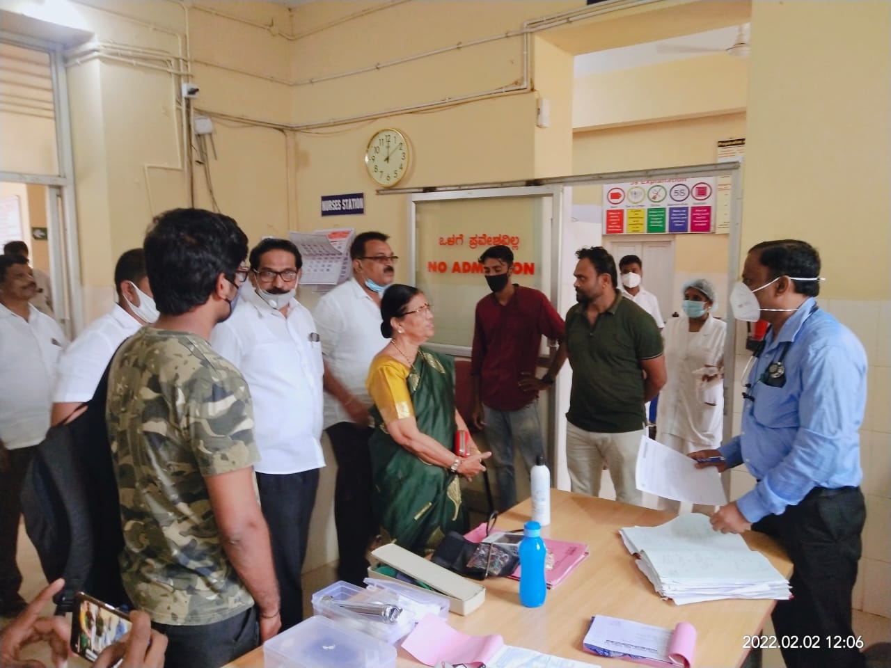 ಪುತ್ತೂರು: ತಾಲೂಕು ಆಸ್ಪತ್ರೆಯಲ್ಲಿ ಕೈಕೊಟ್ಟ ಡಯಾಲಿಸಿಸ್ ಘಟಕ| ಆಸ್ಪತ್ರೆಗೆ ಭೇಟಿ ನೀಡಿದ ಮಾಜಿ ಶಾಸಕಿ ಶಕುಂತಳಾ ಶೆಟ್ಟಿ| ಸಮಸ್ಯೆ ಬಗೆಹರಿಸಲು ತುರ್ತು ಕ್ರಮಕ್ಕೆ ಅಧಿಕಾರಿಗಳಿಗೆ ಸೂಚನೆ|