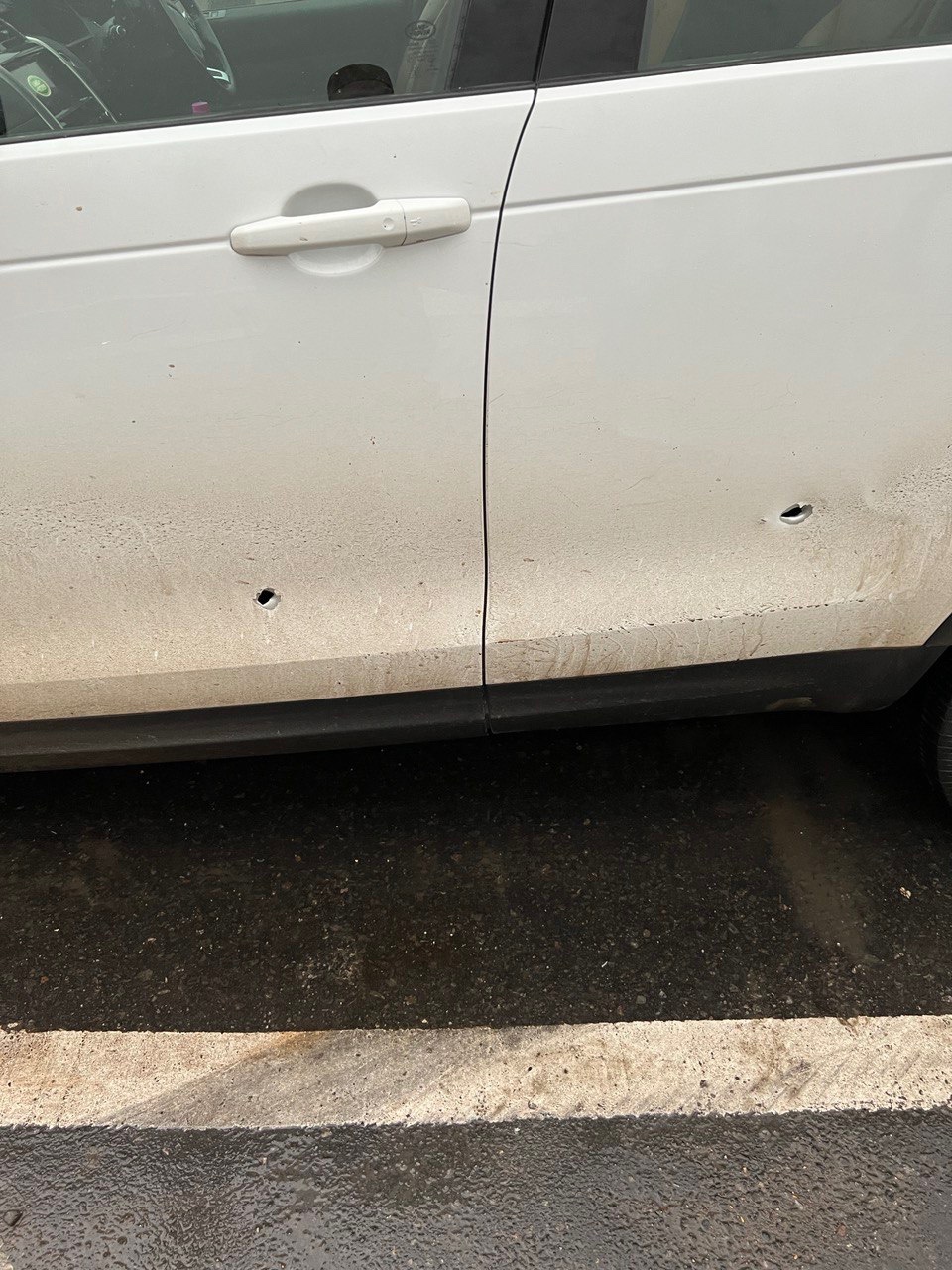 ಸಂಸದ ಅಸಾದುದ್ದೀನ್ ಓವೈಸಿ ಕಾರಿನ ಮೇಲೆ ಗುಂಡಿನ ದಾಳಿ