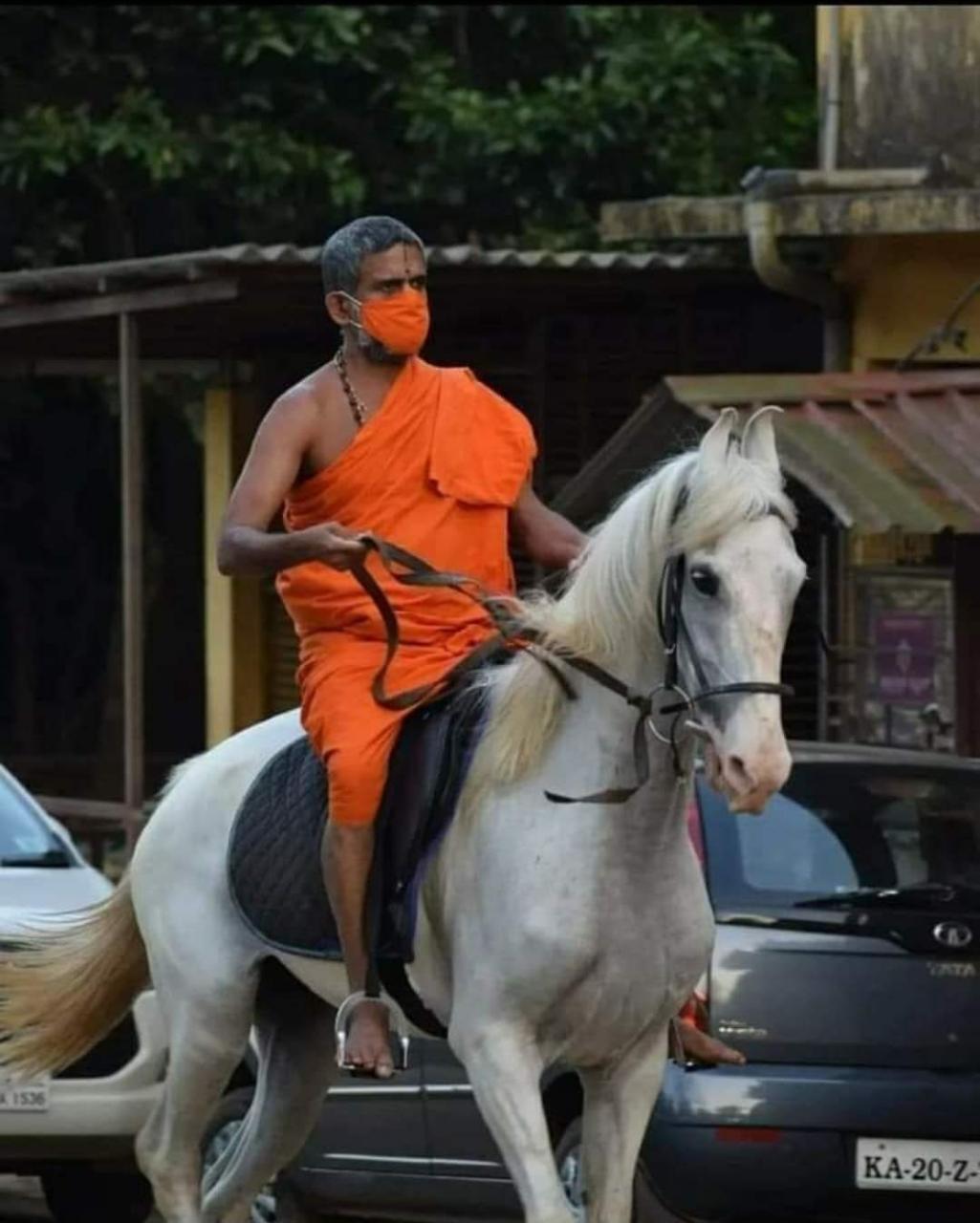 ಉಡುಪಿ: ನಿಮ್ಮ ವರ್ತನೆ ಸರಿಪಡಿಸಿಕೊಳ್ಳಿ, ಆಮೇಲೆ ಸೌಹಾರ್ದದ ಮಾತಾಡೋಣ- ಮುಸ್ಲಿಂ ನಿಯೋಗಕ್ಕೆ ಪೇಜಾವರ ಶ್ರೀ ತಾಕೀತು