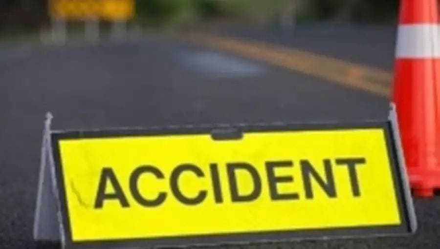 ತುಮಕೂರು: ಭೀಕರ ಅಪಘಾತದಲ್ಲಿ ನವವಿವಾಹಿತ ಸೇರಿ ಮೂವರು ಸಾವು| ನವವಧು ಗಂಭೀರ