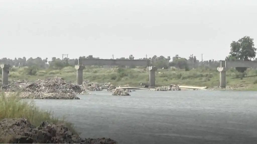 ರಾಯಚೂರಿನ ಈ ಊರುಗಳಿಗೆ ತೆಪ್ಪವೇ ಗತಿ! 20 ವರ್ಷಗಳ ಹೋರಾಟಕ್ಕೆ ಸಿಕ್ಕಿಲ್ಲ ಮುಕ್ತಿ