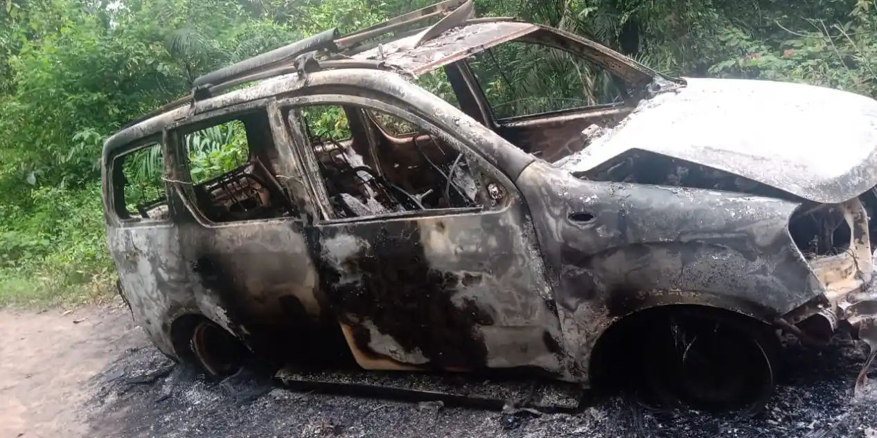 ಕಡಬ: ಚಲಿಸುತ್ತಿದ್ದ ಕಾರಿಗೆ ಏಕಾಏಕಿ ಬೆಂಕಿ; ಪ್ರಯಾಣಿಕರು ಸ್ವಲ್ಪದರಲ್ಲೇ ಪಾರು