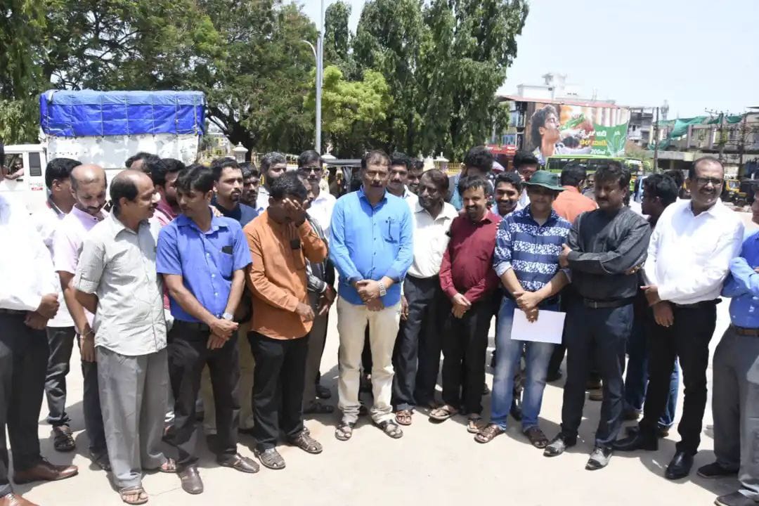 ಮಂಗಳೂರು : ಹಿಜಾಬ್ ಕುರಿತ ಸುಳ್ಳು ಪ್ರಕರಣ ದಾಖಲು ಆರೋಪಿಸಿ ಪೊಲೀಸರ ವಿರುದ್ದ ಪತ್ರಕರ್ತರಿಂದ ಪ್ರತಿಭಟನೆ