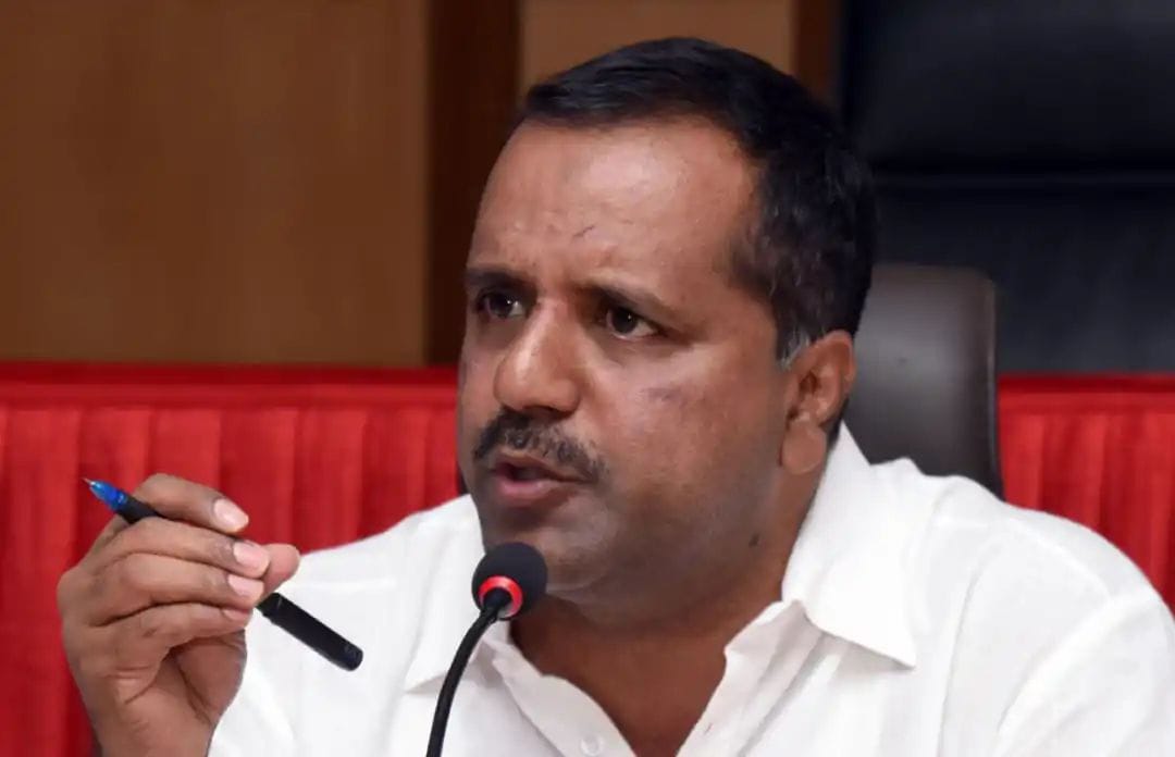 “ತಾಕತ್ತಿದ್ರೆ ವಿದೇಶಕ್ಕೆ ಹೋಗಿ ಬನ್ನಿ, ಆಗ ಭಾರತದ ಮಹತ್ವ ಗೊತ್ತಾಗುತ್ತೆ” ಹಿಜಬ್ ಹೋರಾಟಗಾರ್ತಿಯರ ಕಿವಿಹಿಂಡಿದ ಶಾಸಕ ಯು.ಟಿ ಖಾದರ್