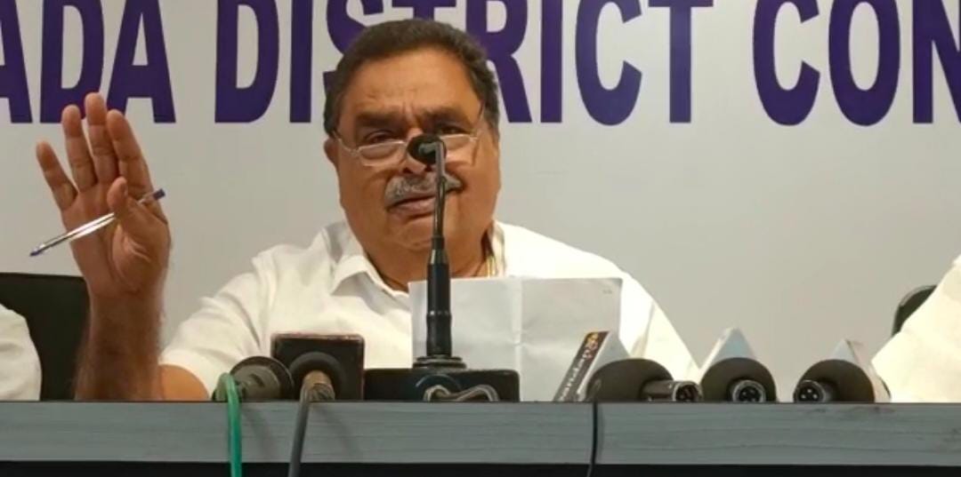 “ನಳಿನ್ ಕುಮಾರ್ ಓರ್ವ ಬೆಸ್ಟ್ ಕಾಮಿಡಿಯನ್, ಡಾಲರ್, ಮರಳಿನ ರೇಟ್ ಕಡಿಮೆ ಮಾಡಿ ಸಕ್ಸಸ್ ಆಗಿದ್ದಾರೆ” – ರಮಾನಾಥ ರೈ