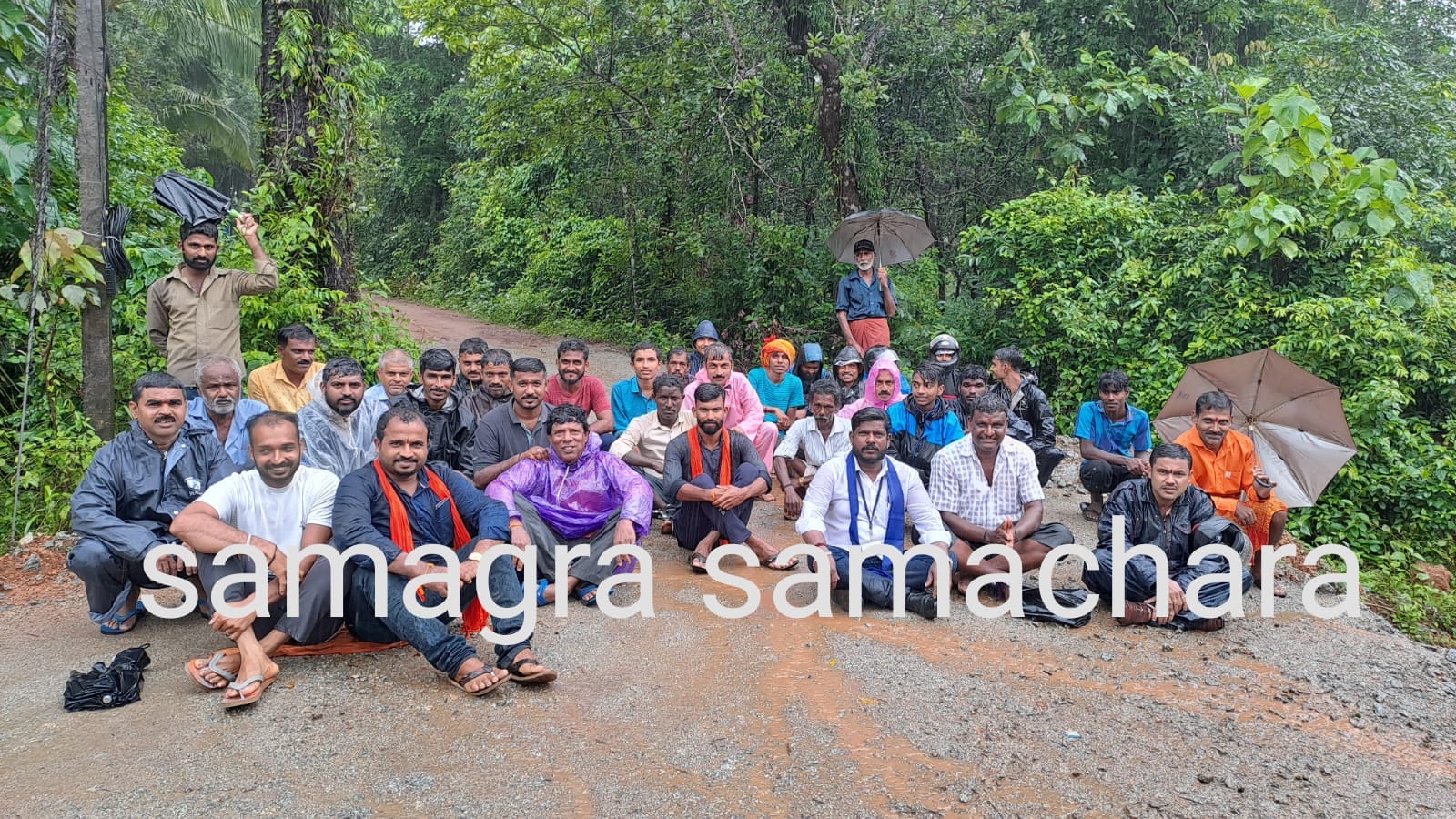 ಸುಳ್ಯ: ವರದಿ‌ ಕೈಸೇರುವವರೆಗೆ ಮರ್ಕಂಜದಲ್ಲಿ ಗಣಿಗಾರಿಕೆ ನಿಲ್ಲಿಸುವ ಭರವಸೆ, ಪ್ರತಿಭಟನೆ ಹಿಂತೆಗೆತ, ಗಣಿ ಇಲಾಖೆಯ ಮಹಜರಿಗೆ ಸಹಿ ಹಾಕದ ಸ್ಥಳೀಯರು