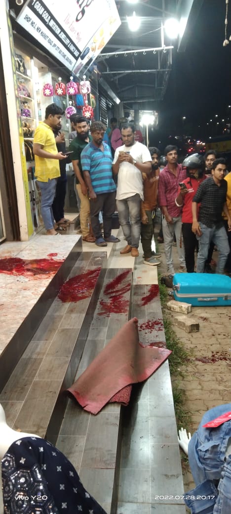 ಕರಾವಳಿಯಲ್ಲಿ ಮತ್ತೆ ಹರಿದ ನೆತ್ತರ ಕೋಡಿ| ಸುರತ್ಕಲ್ ನಲ್ಲಿ ಇಬ್ಬರು ಯುವಕರ ಮೇಲೆ ಮಾರಕದಾಳಿ; ಓರ್ವ ಕಗ್ಗೊಲೆ