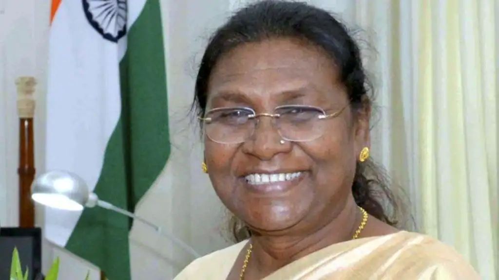 ದೇಶದ 15ನೇ ರಾಷ್ಟ್ರಪತಿಯಾಗಿ ದ್ರೌಪದಿ ಮುರ್ಮು ಆಯ್ಕೆ| ಬುಡಕಟ್ಟು ಜನಾಂಗದ ಮಹಿಳೆಗೊಲಿದ ಅತ್ಯುನ್ನತ ಪಟ್ಟ|