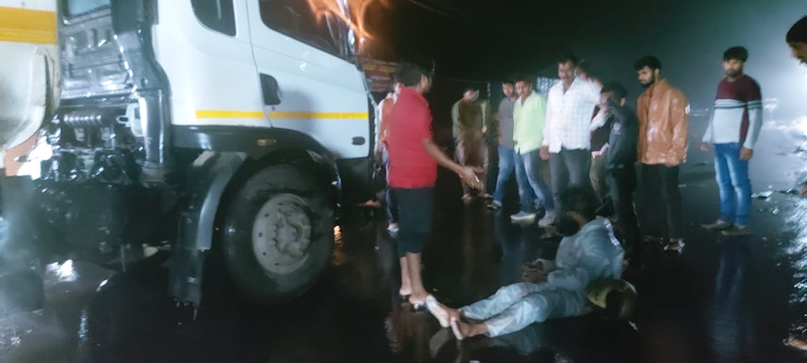 ಕೊಟ್ಟಿಗೆಹಾರ: ಟ್ಯಾಂಕರ್ ಮತ್ತು ಬೈಕ್ ಮುಖಾಮುಖಿ ಡಿಕ್ಕಿ|ಪುತ್ತೂರಿನ ಯುವಕ ಪ್ರಾಣಾಪಾಯದಿಂದ ಪಾರು