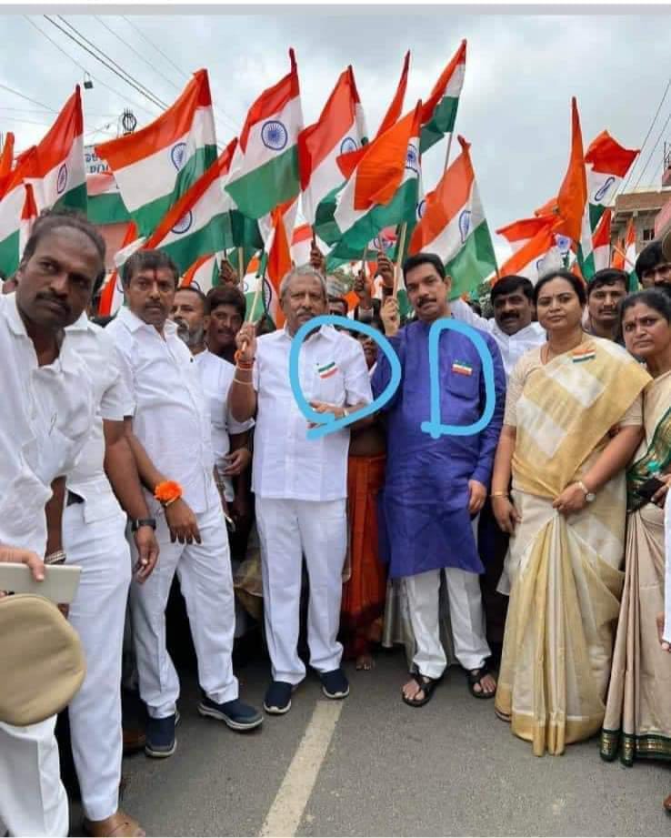ರಾಷ್ಟ್ರಧ್ವಜಕ್ಕೆ ಅಪಮಾನ; ನಳಿನ್ ಕುಮಾರ್, ಬೈರತಿ ಬಸವರಾಜ್ ವಿರುದ್ದ ದೂರು ನೀಡಲು ಚಿಂತನೆ