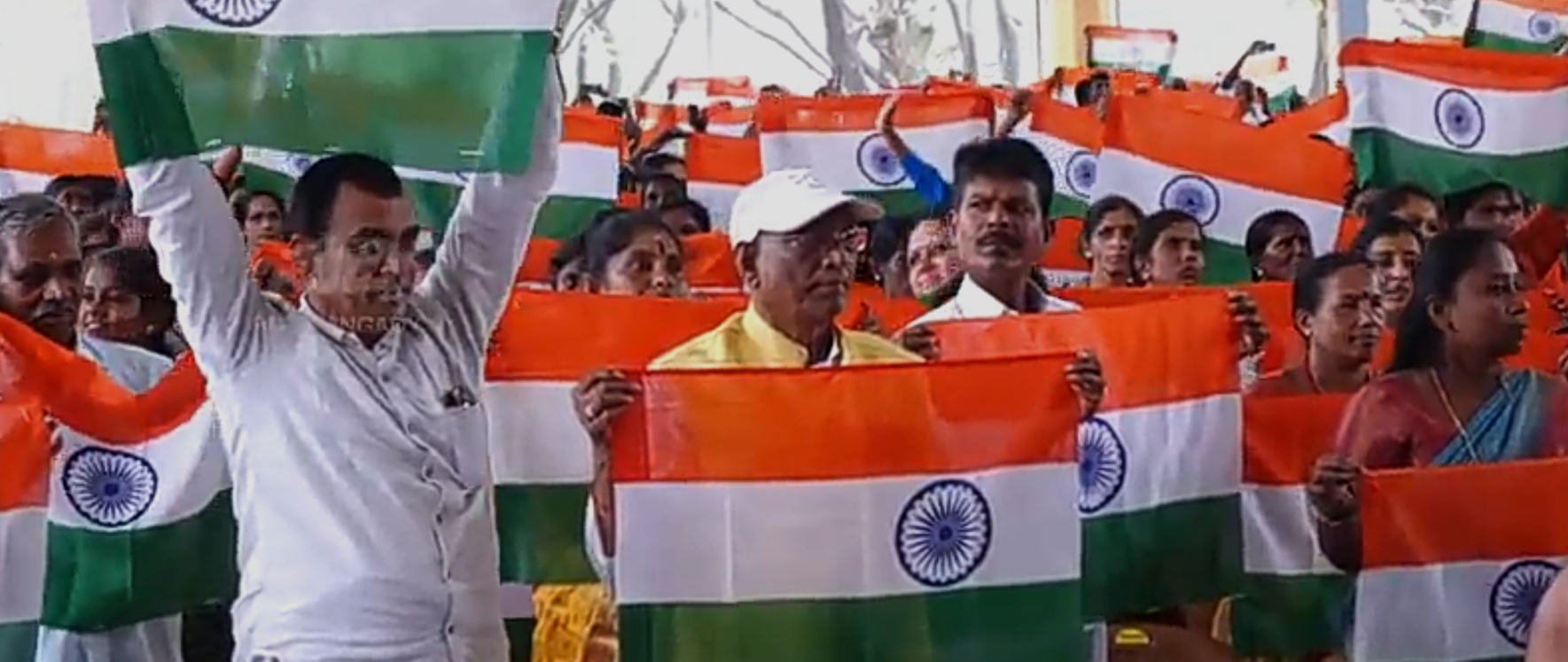 ಧರ್ಮಸ್ಥಳ: ಜನಜಾಗೃತಿ ವೇದಿಕೆಯಿಂದ ಹಂಚಿದ ಧ್ವಜ ವಿರೂಪ!?