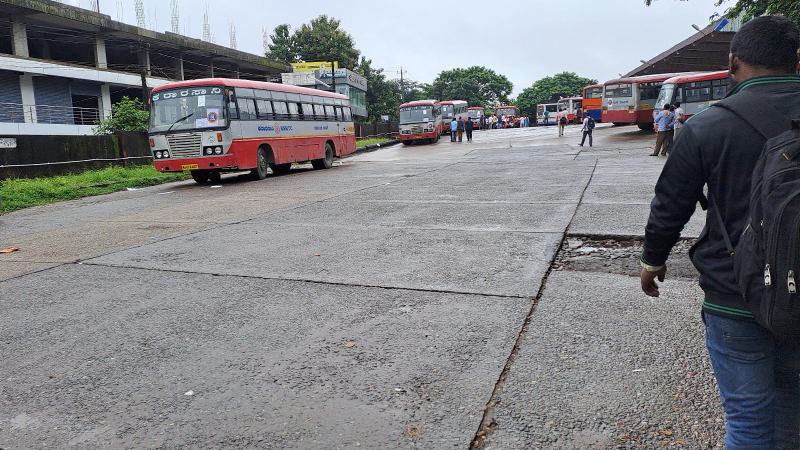 ಮಂಗಳೂರು: ಮೋದಿ ಕಾರ್ಯಕ್ರಮದತ್ತ ಸರ್ಕಾರಿ ‌ಬಸ್ ಗಳು| ರಸ್ತೆಯಲ್ಲೇ ಬಾಕಿಯಾದ ವಿದ್ಯಾರ್ಥಿಗಳು, ನಿತ್ಯ ಪ್ರಯಾಣಿಕರು