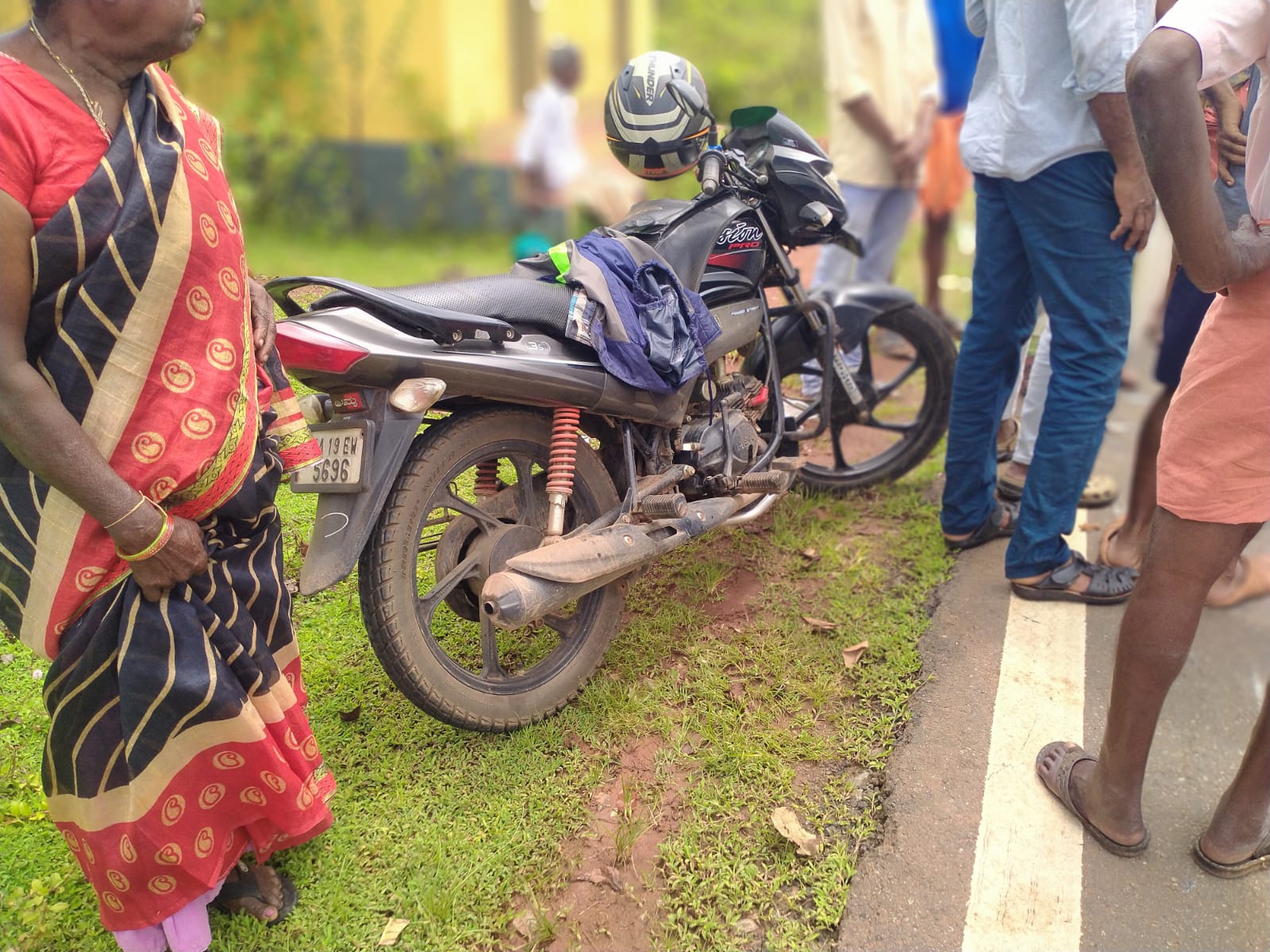 ಸುಳ್ಯ: ಬೈಕ್ ಅಪಘಾತ/ಎರಡೂ ಕಾಲು ಕಳೆದುಕೊಂಡ ವೃದ್ಧ