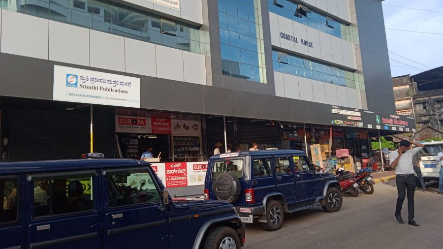 ಮಂಗಳೂರು: PFI ಮತ್ತು CFI ಕಚೇರಿಗಳಿಗೆ ಬೀಗ ಜಡಿದ ಖಾಕಿ ಪಡೆ