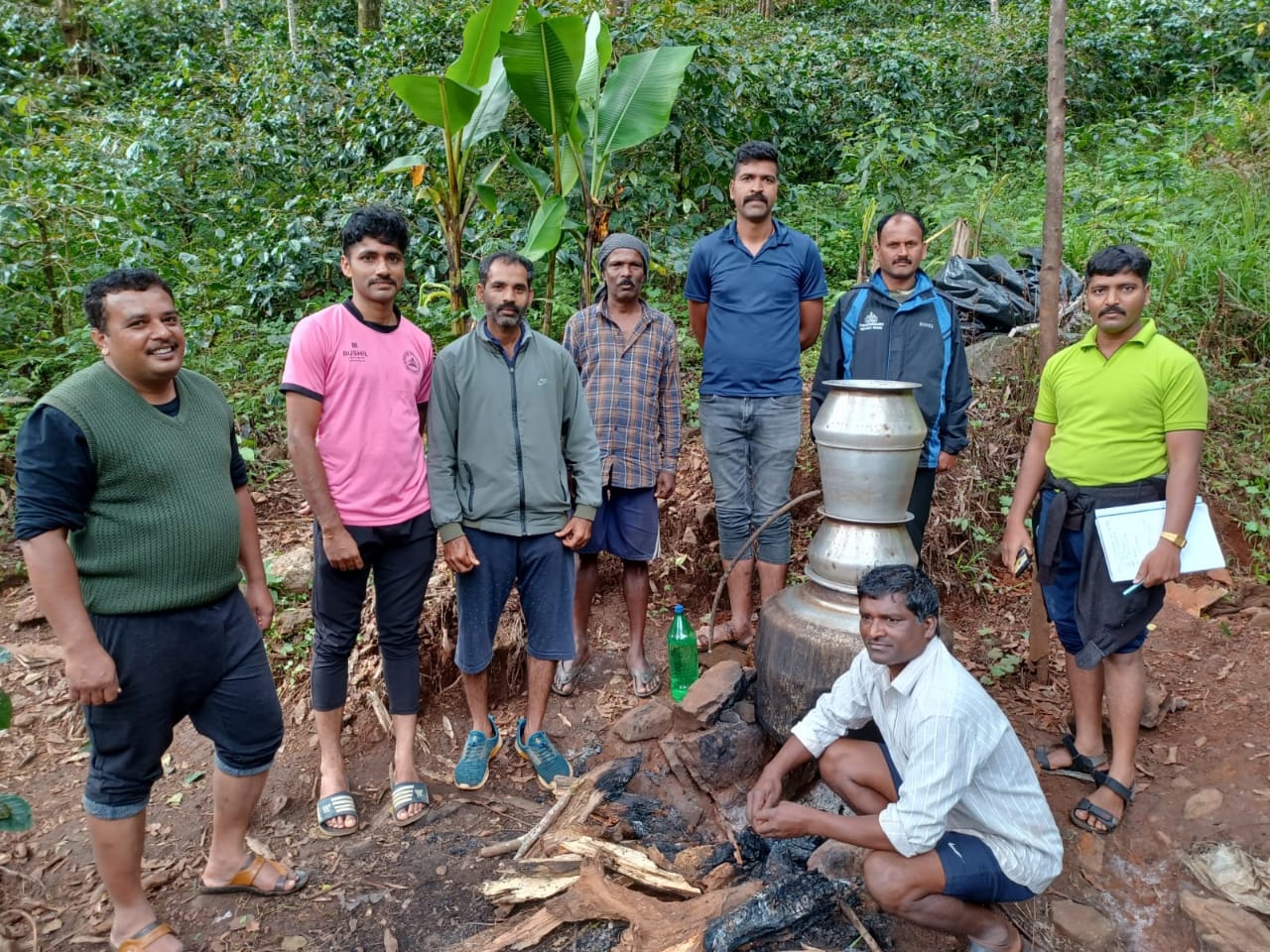 ಕೊಟ್ಟಿಗೆಹಾರ: ಕಳ್ಳಬಟ್ಟಿ ಅಡ್ಡೆ ಮೇಲೆ ಪೊಲೀಸ್ ದಾಳಿ