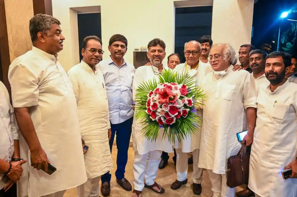 ಡಿಕೆ ಶಿವಕುಮಾರ್ ನಿವಾಸಕ್ಕೆ ಮಧ್ಯಪ್ರದೇಶದ ಮಾಜಿ ಸಿಎಂ ಭೇಟಿ