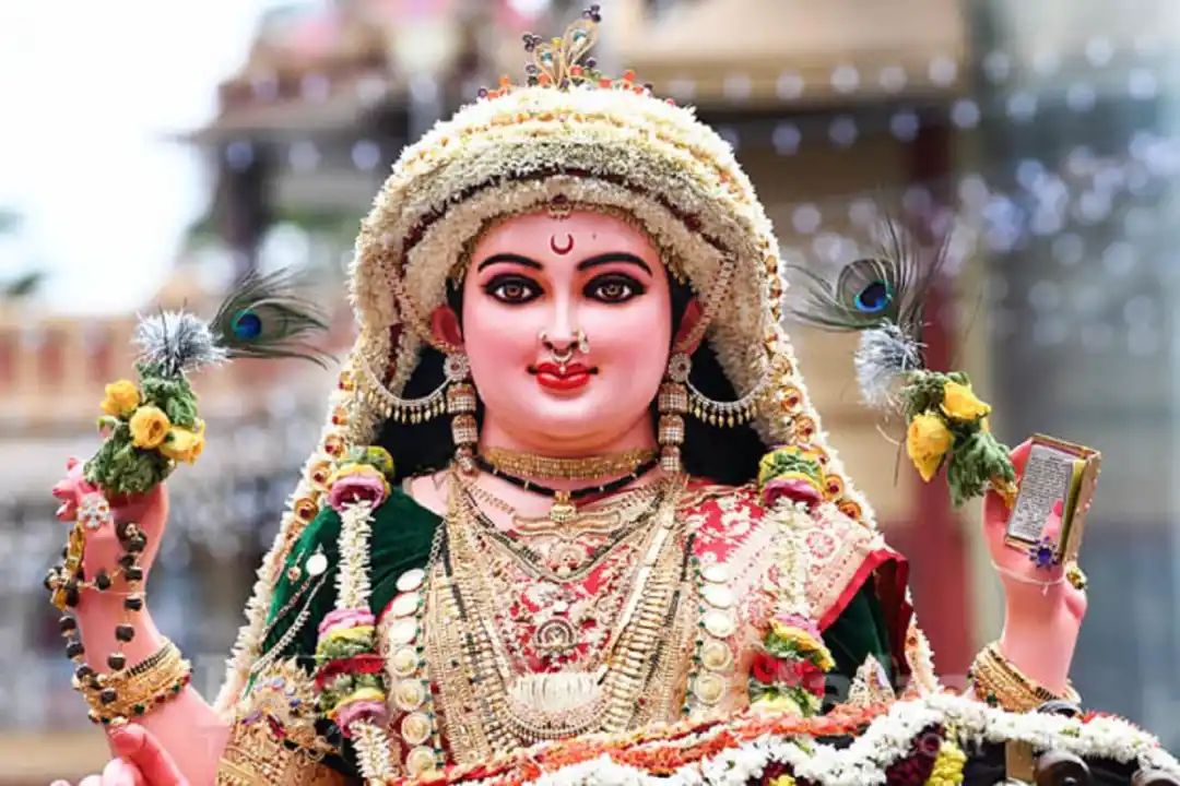 ಮಂಗಳೂರು ದಸರಾಕ್ಕೆ ಭರ್ಜರಿ ಸಿದ್ದತೆ| ತಾಯಿ‌ ಶಾರದೆಯ ಶೃಂಗಾರಕ್ಕೆ ಮುಸ್ಲಿಂ ಕುಟುಂಬದದಿಂದ ಸೀರೆ ಕಸೂತಿ