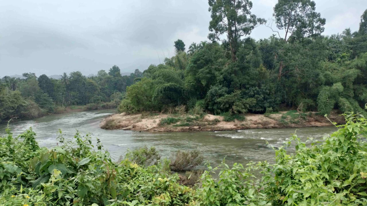 ಸುಳ್ಯ- ಮಡಿಕೇರಿ ಗಡಿಭಾಗದಲ್ಲಿ ಅಕ್ರಮ ಮರಳು ದಂಧೆ! | ಗೊತ್ತಿದ್ದೂ ನಿದ್ದೆಗೆ ಜಾರಿದರಾ ಅಧಿಕಾರಿಗಳು!