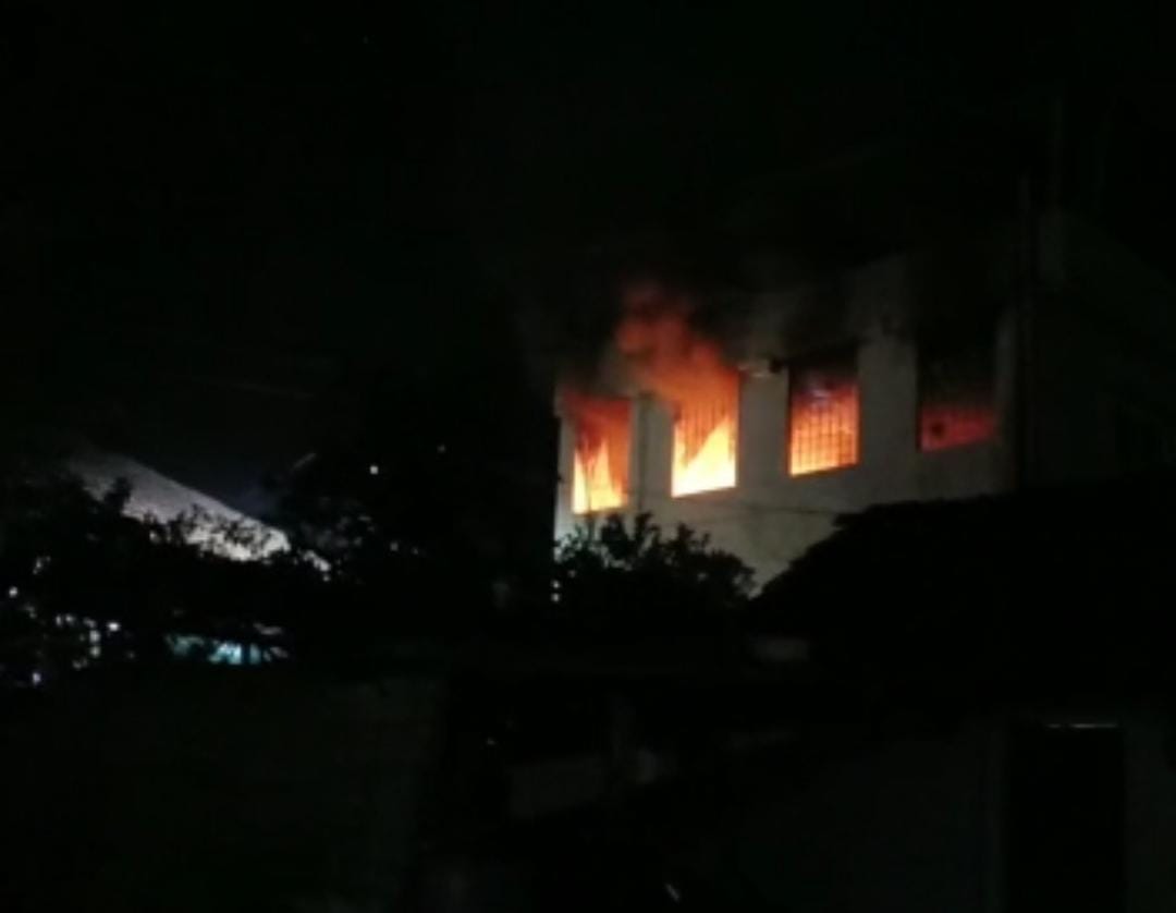 ಮೂಡಿಗೆರೆ: ರಾಕೆಟ್ ಬಿಟ್ಟಎಡವಟ್ಟು ಬೆಂಕಿಗಾಹುತಿಯಾದ ಮನೆ