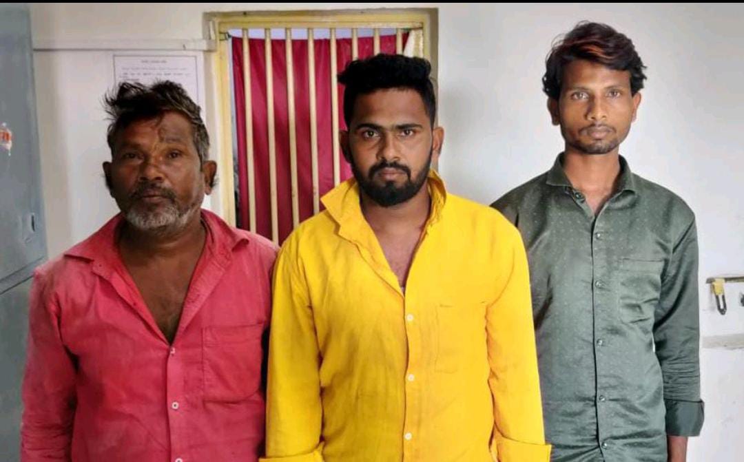 ತಾಯಿಯ ಜೊತೆ ಅನೈತಿಕ ಸಂಬಂಧ| ವ್ಯಕ್ತಿಯ ಬರ್ಬರ ಹತ್ಯೆ; ಮೂವರ ಬಂಧನ