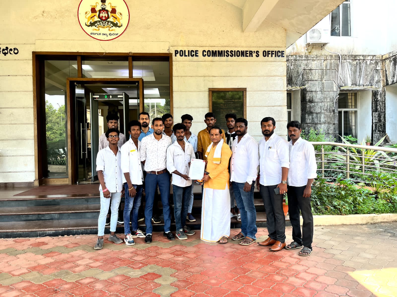 ಜಾಲತಾಣಗಳಲ್ಲಿ ತುಳುಭಾಷೆ, ದೈವಾರಾಧನೆಯ ಅಶ್ಲೀಲ ಪೋಸ್ಟ್| ವಿಕೃತರ ವಿರುದ್ದ ಕಾನೂನು ಹೋರಾಟಕ್ಕೆ ದೈವಾರಾಧನಾ ವೇದಿಕೆ ನಿರ್ಧಾರ