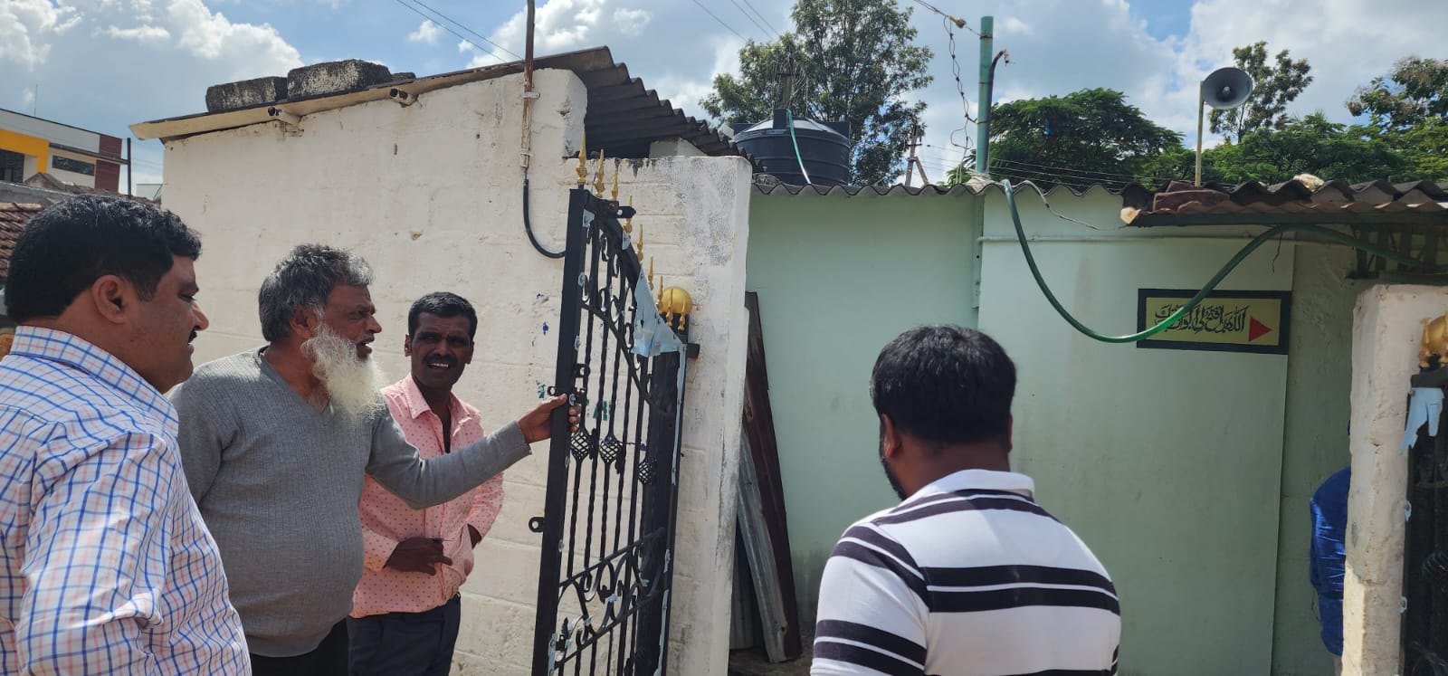ಚಿಕ್ಕಮಗಳೂರು : ಅನಧಿಕೃತ ಮಸೀದಿ ನಿರ್ಮಾಣದ ಆರೋಪ|ನಗರಸಭೆಯಿಂದ ದಾಳಿ