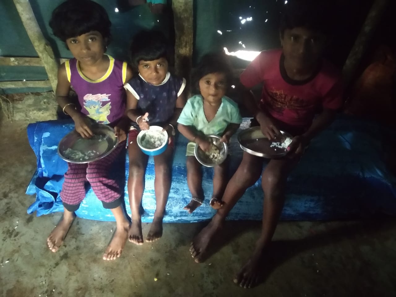 ಕೊಟ್ಟಿಗೆಹಾರ: ಹಕ್ಕುಪತ್ರಕ್ಕಾಗಿ ಬಡಕುಟುಂಬದ ಅಲೆದಾಟ|ತಿಂಗಳ ಹಿಂದೆ ಆತ್ಮಹತ್ಯೆಗೂ ಯತ್ನ| ಇದಕ್ಕೆ ಅಧಿಕಾರಿಗಳು, ಜನಪ್ರತಿನಿಧಿಗಳೇ ಹೊಣೆ