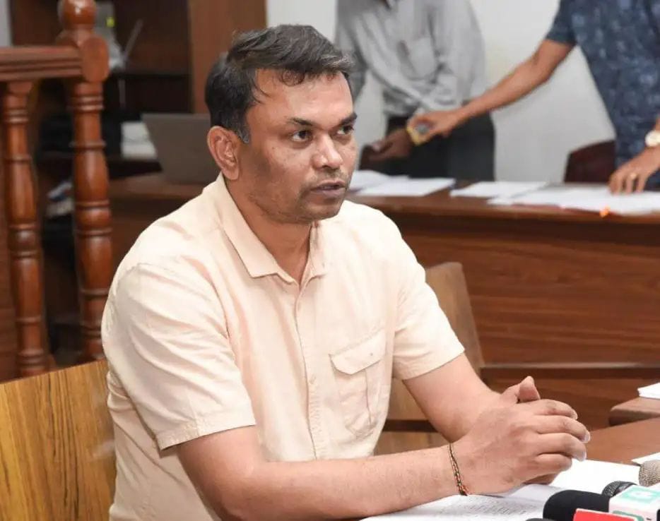 ಕರಾವಳಿ ನಿಯಂತ್ರಣ ವಲಯದಲ್ಲಿ(CRZ) ಸಾಂಪ್ರದಾಯಿಕ ಮರಳುಗಾರಿಕೆಗೆ ಅನುಮತಿ| ದ.ಕ‌ ಜಿಲ್ಲಾಧಿಕಾರಿ ಎಂ.ಆರ್ ರವಿಕುಮಾರ್ ಹಸಿರು ನಿಶಾನೆ
