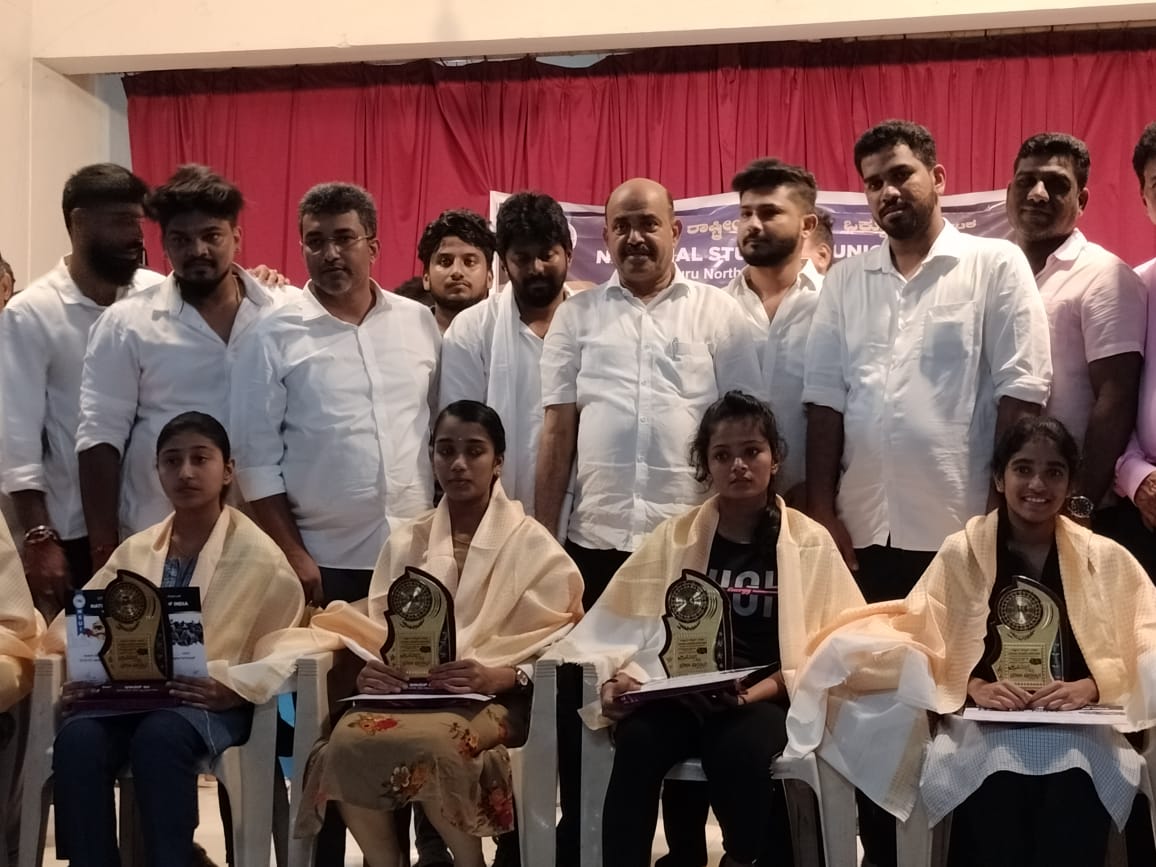 “ವಿದ್ಯಾರ್ಥಿಗಳೇ, ಮತೀಯ ಸಂಘಟನೆಗಳ ಜೊತೆ ಗುರುತಿಸಿಕೊಳ್ಳದಿರಿ”-ಇನಾಯತ್ ಅಲಿ |ಸುರತ್ಕಲ್ ನಲ್ಲಿ ಎನ್ ಎಸ್ ಯು ಐ ನಿಂದ “ನಮ್ಮೂರ ಹೆಮ್ಮೆ” ಪ್ರತಿಭಾ ಪುರಸ್ಕಾರ