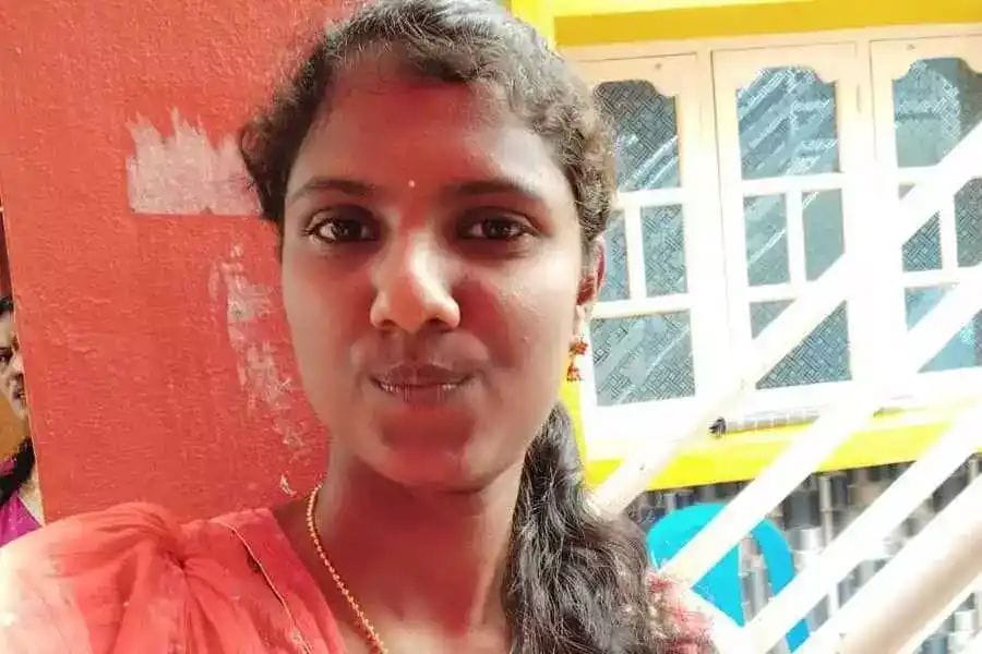 ಮನೆಮುಂದೆ ಕುಳಿತಿದ್ದ ಯುವತಿ ಮೇಲೆ ಚಿರತೆ ದಾಳಿ| ಕುತ್ತಿಗೆಯನ್ನೇ ಕಚ್ಚಿ ಸಾಯಿಸಿದ ನರಭಕ್ಷಕ