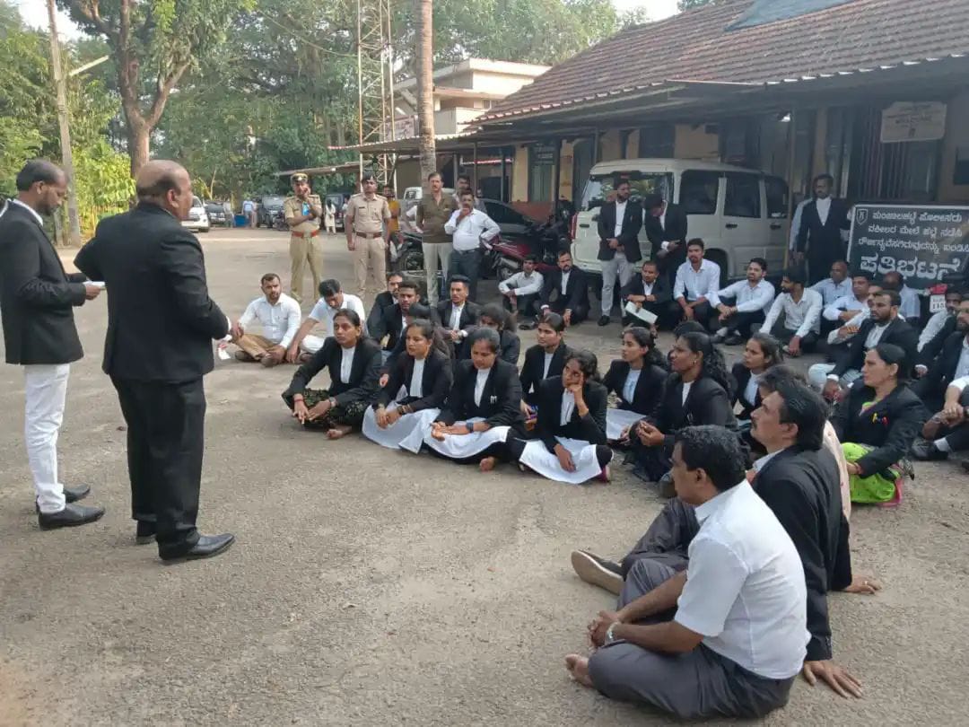 ವಕೀಲರ ಮೇಲೆ ಪೊಲೀಸ್ ದೌರ್ಜನ್ಯ ಆರೋಪ| ಖಂಡನೆ ವ್ಯಕ್ತಪಡಿಸಿದ ವಕೀಲರ ಸಂಘ