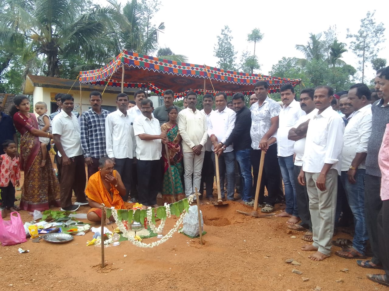 ಮೂಡಿಗೆರೆ: ಎಂ.ಪಿ.ಕುಮಾರಸ್ವಾಮಿ ಅವರಿಂದ ನೂತನ ಶಾಲಾ ಕಟ್ಟಡ ನಿರ್ಮಾಣಕ್ಕೆ ಶಂಕುಸ್ಥಾಪನೆ