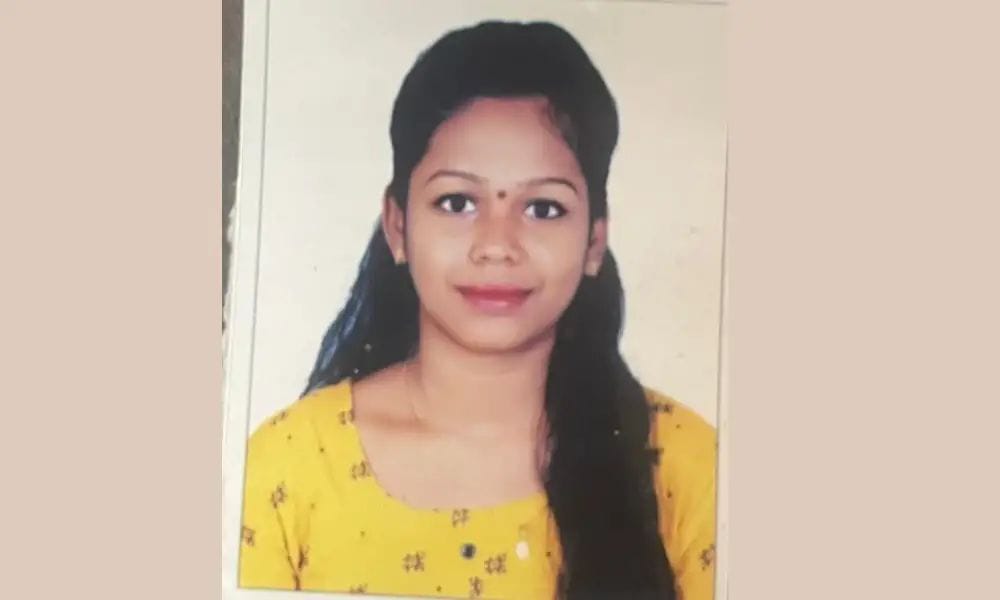 ಕಾಲೇಜು ಕಟ್ಟಡದಿಂದ ಜಿಗಿದು ಆತ್ಮಹತ್ಯೆ ಮಾಡಿಕೊಂಡ ವಿದ್ಯಾರ್ಥಿನಿ